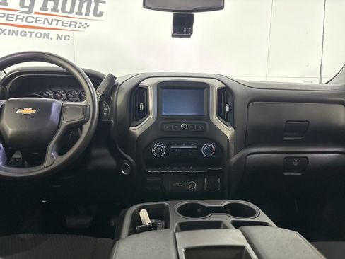 Used 2025 Chevrolet Silverado 3500 W/T image 21