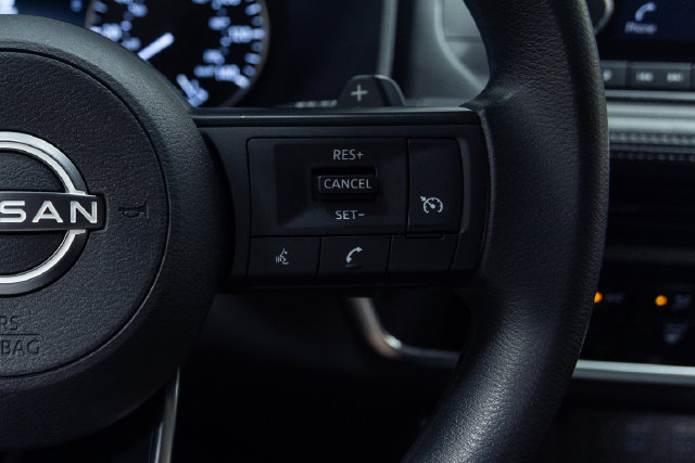 Used 2024 Nissan Rogue S AWD/4WD image 15