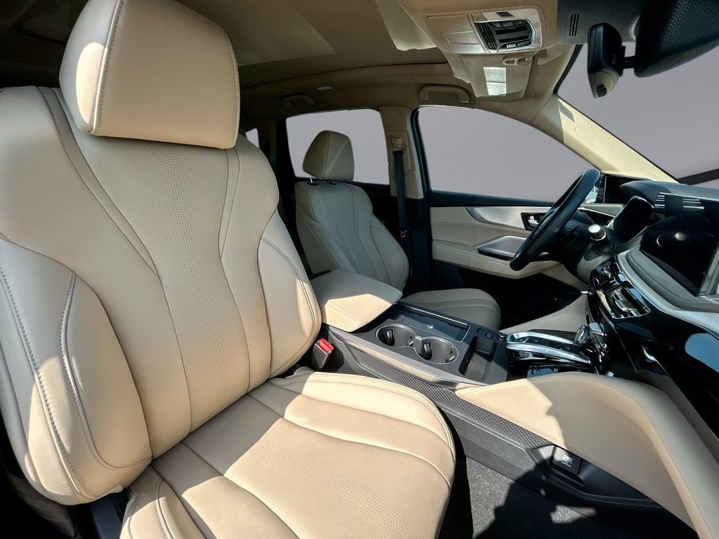 Used 2025 Acura MDX w/ Technology Package FWD image 11