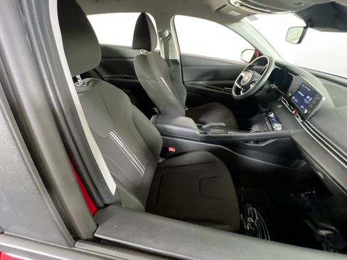 Used 2023 Hyundai Elantra SEL FWD image 25