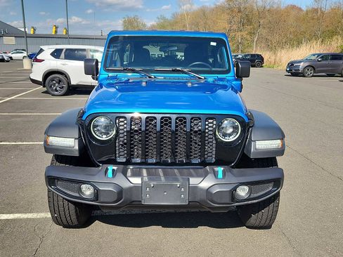 Used 2023 Jeep Wrangler Unlimited w/ Cold Weather Group AWD/4WD image 2