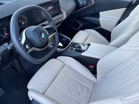 Used 2025 BMW X3 xDrive30i w/ Premium Package image 4