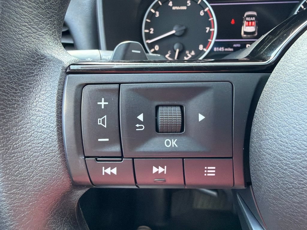 Used 2023 Nissan Rogue SV AWD/4WD image 12