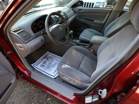 Used 2006 Toyota Camry LE image 15