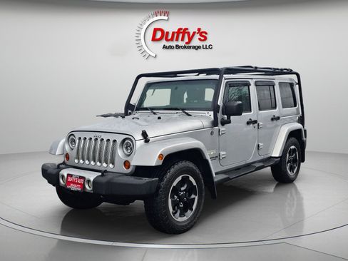 Used 2012 Jeep Wrangler Unlimited Sahara w/ Dual Top Group image 13