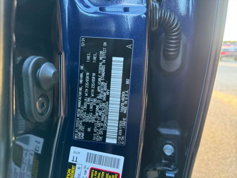 Used 2025 Toyota Highlander LE image 29