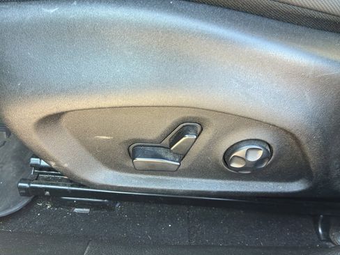 Used 2018 Jeep Renegade Altitude w/ Popular Equipment Group image 9