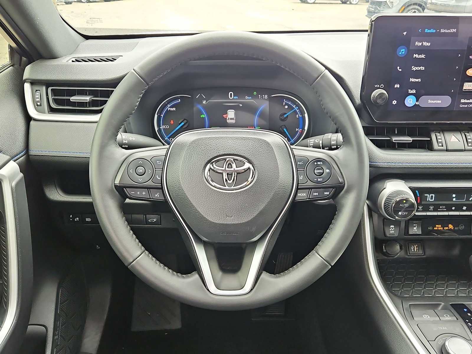 Used 2025 Toyota RAV4 XSE AWD/4WD image 16