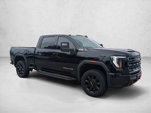 Used 2025 GMC Sierra 2500 AT4 w/ AT4 Preferred Package AWD/4WD image 4