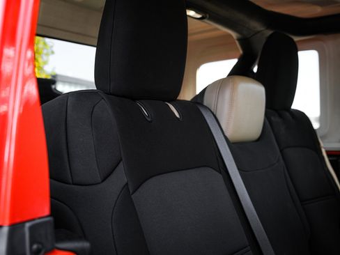 Used 2019 Jeep Wrangler Unlimited Rubicon image 31