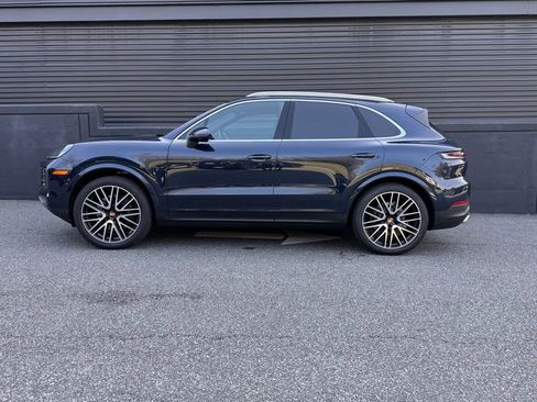 Certified 2025 Porsche Cayenne image 2