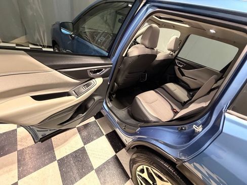 Used 2022 Subaru Forester Premium AWD/4WD image 9