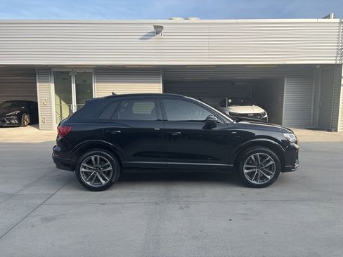 Used 2025 Audi Q3 2.0T Premium w/ Black Optic Sport Package image 4
