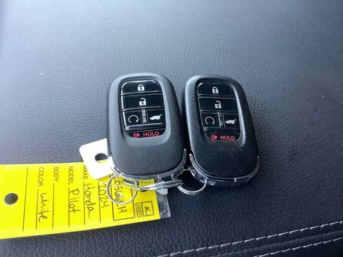 Used 2024 Honda Pilot Touring image 20