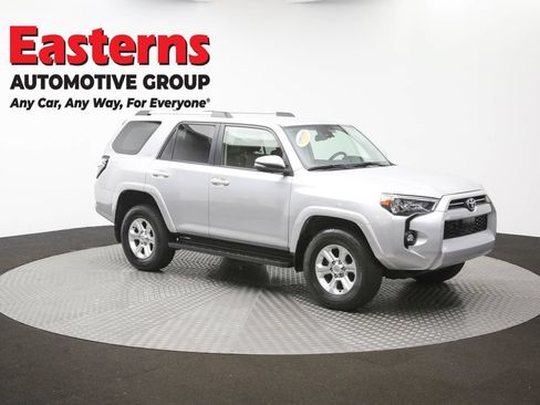 Used 2024 Toyota 4Runner SR5 AWD/4WD image 43
