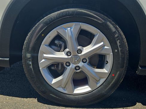 Used 2023 Honda HR-V LX image 9