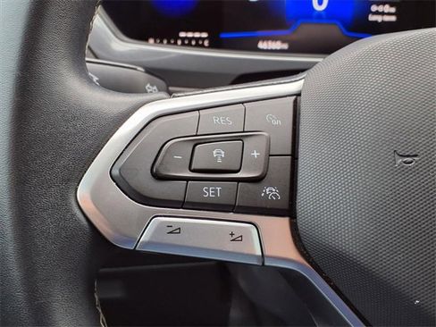 Used 2023 Volkswagen Tiguan SE image 21