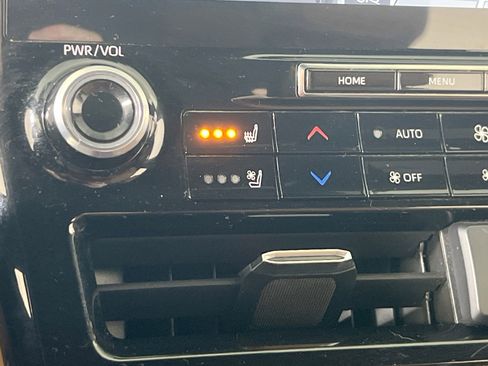 Used 2021 Toyota Highlander Platinum image 20