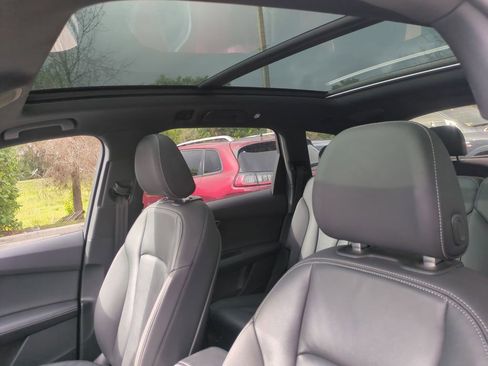 Used 2025 Audi Q7 3.0T Premium Plus image 23