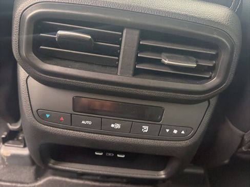 Used 2025 Honda Pilot EX-L image 24