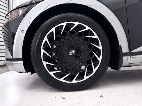 Used 2024 Hyundai Ioniq 5 Limited AWD/4WD image 1