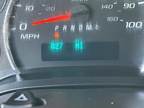 Used 2018 Chevrolet Express 2500 w/ Driver Convenience Package image 24