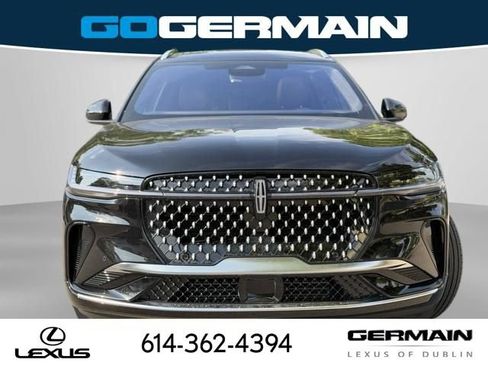 Used 2026 Lincoln Nautilus Reserve AWD/4WD image 2