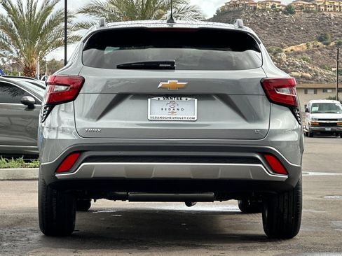 New 2026 Chevrolet Trax LT image 5