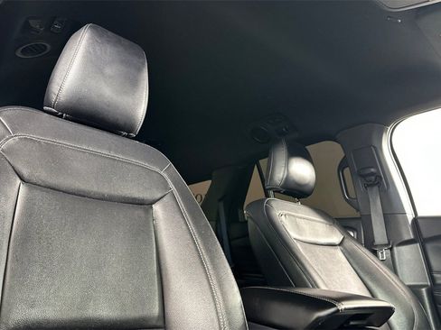 Used 2020 Ford Explorer XLT w/ Equipment Group 202A image 20