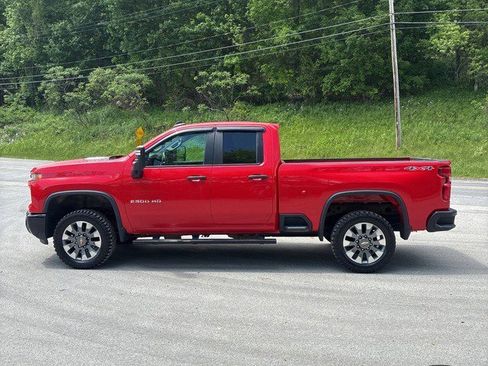 Used 2024 Chevrolet Silverado 2500 Custom w/ Custom Value Package AWD/4WD image 2