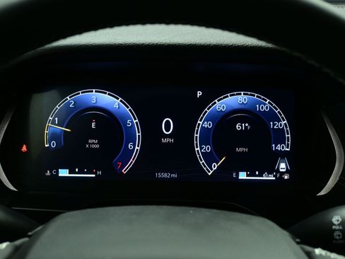 Used 2025 Jeep Grand Cherokee Altitude AWD/4WD image 27