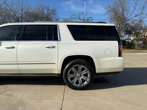 Used 2015 GMC Yukon XL Denali w/ Premium Package image 19