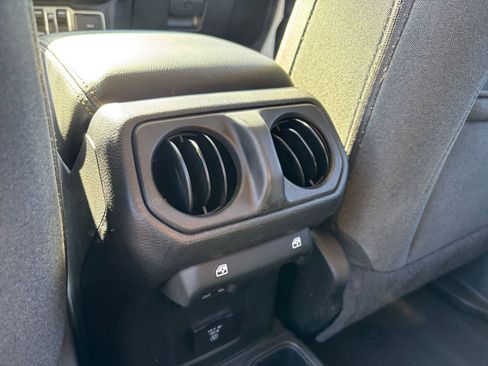 Used 2025 Jeep Wrangler Unlimited Sahara AWD/4WD image 22