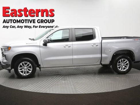 Used 2022 Chevrolet Silverado 1500 LT AWD/4WD image 61