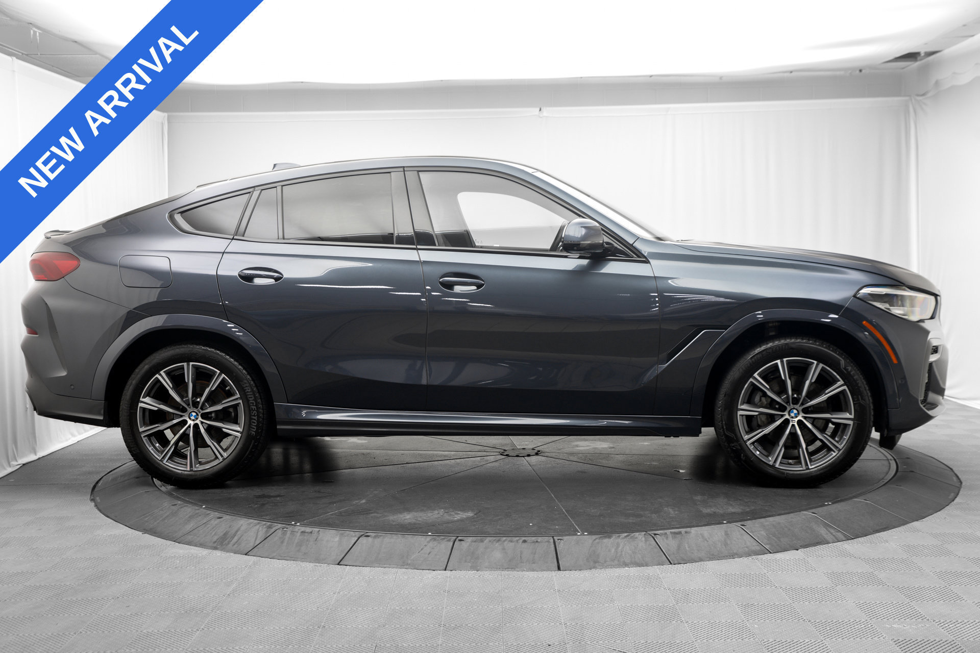 Used 2022 BMW X6 xDrive40i w/ M Sport Package AWD/4WD image 8