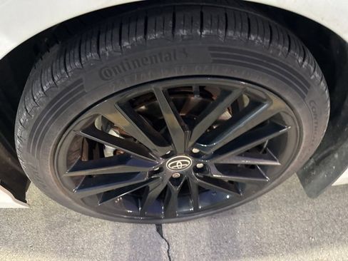 Used 2022 Toyota Camry XSE image 2