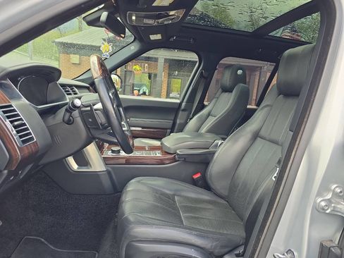 Used 2013 Land Rover Range Rover HSE image 18
