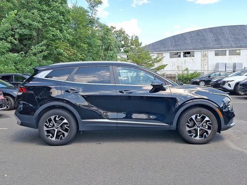 Used 2024 Kia Sportage EX AWD/4WD image 8