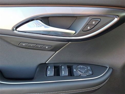 New 2025 Buick Envision Sport Touring image 9