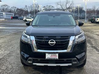 Certified 2025 Nissan Pathfinder SL video 2
