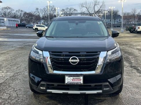 Certified 2025 Nissan Pathfinder SL image 2