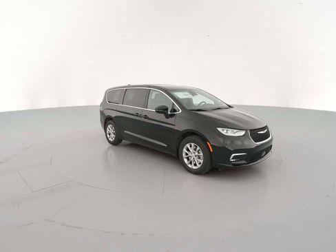 New 2026 Chrysler Pacifica Select image 16