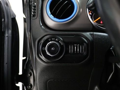 Used 2022 Jeep Wrangler Unlimited Sport image 20