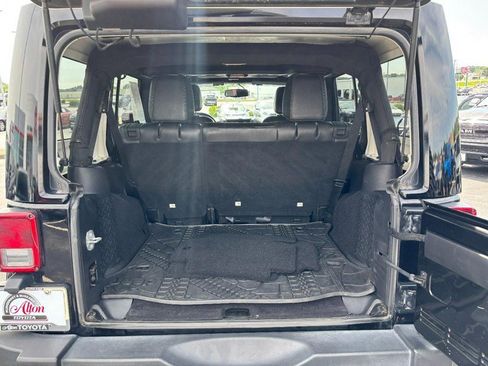Used 2016 Jeep Wrangler Unlimited Rubicon w/ Dual Top Group AWD/4WD image 7
