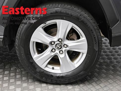 Used 2022 Toyota RAV4 XLE w/ Convenience Package AWD/4WD image 8