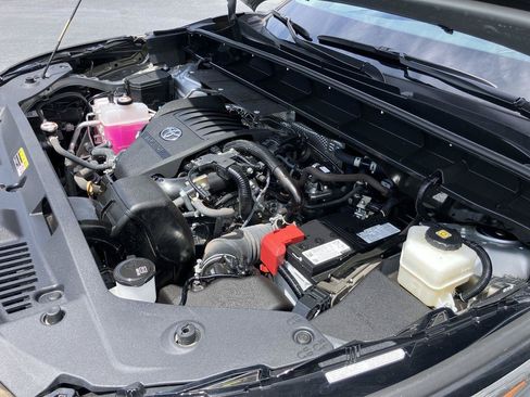 Used 2023 Toyota Highlander XLE FWD image 36