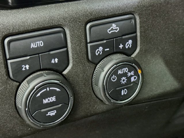 Used 2022 Chevrolet Silverado 1500 RST w/ Convenience Package II AWD/4WD image 13