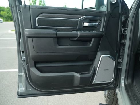 New 2026 RAM 2500 Laramie AWD/4WD image 12