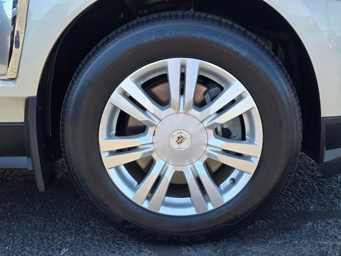 Used 2014 Cadillac SRX Luxury w/ Driver Awareness Package FWD image 9
