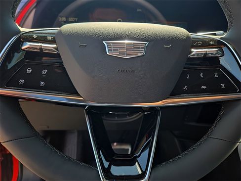 New 2025 Cadillac Optiq Sport 1 image 30